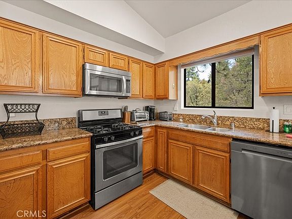 5th image of 820 Villa Grove Ave
