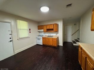 1 E Grand St #3, Hampton, NJ 08827