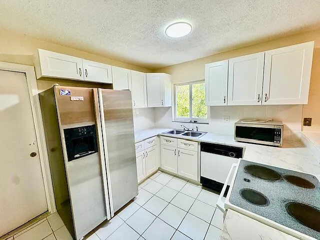 2810 NW 8th Ct — Photo 12