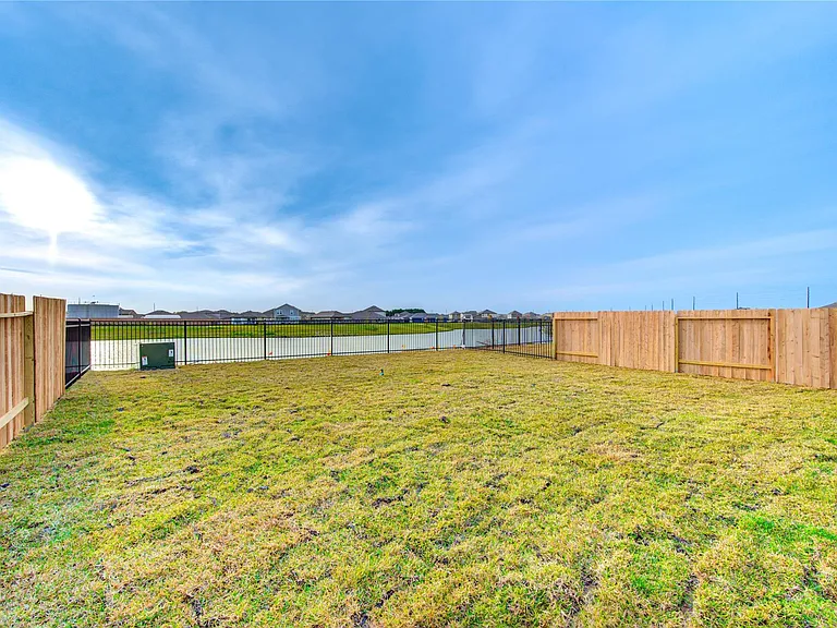 5607 Rock Head Ranch Trl — Photo 49