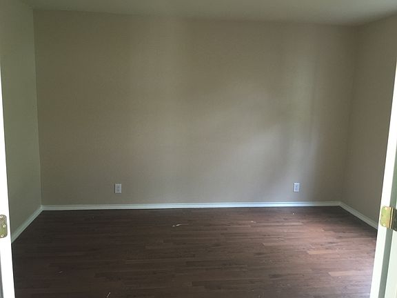 2nd image of 4206 Santa Lucia St