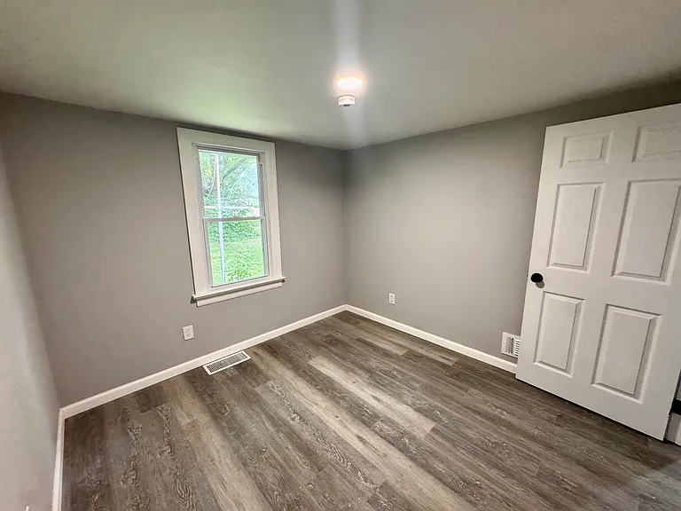6 Irma Ln — Photo 8