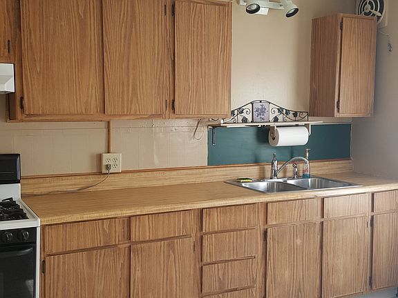 Eat in kitchen