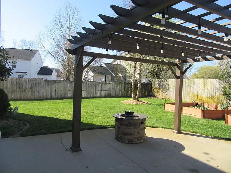 416 Iron Bridge Ln — Photo 36
