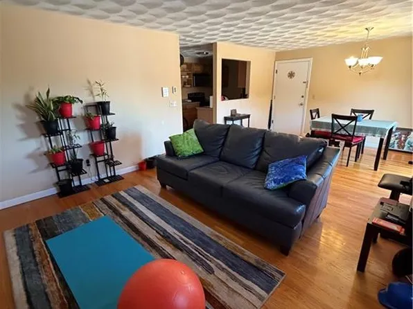 117 John St APT 45, Lincoln, RI 02865