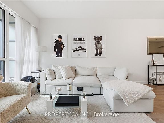 5th image of 210 Simcoe St #606