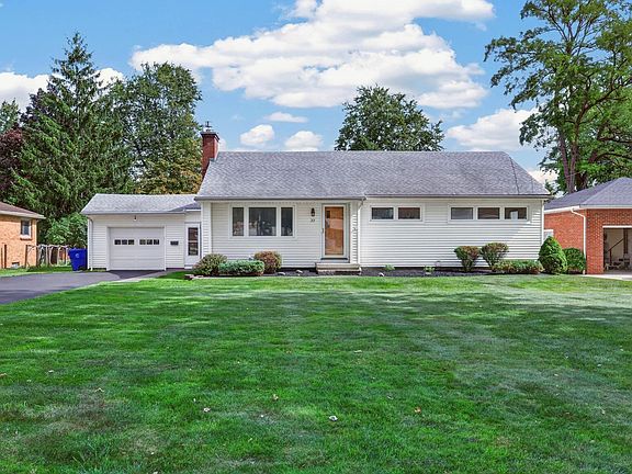2nd image of 37 Circle End Dr