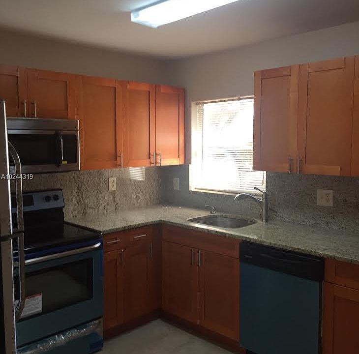 2nd image of 2438 Polk St