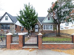 14321 183rd St, Springfield Gardens, NY 11413