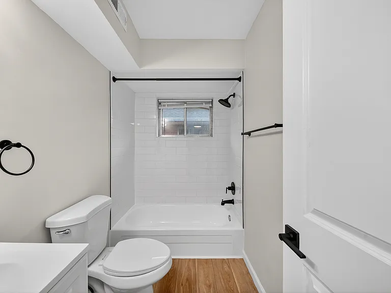 4578 E 131st St #5 — Photo 22