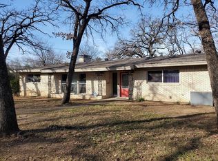 6901 Robinhood Ln, Fort Worth, TX 76112