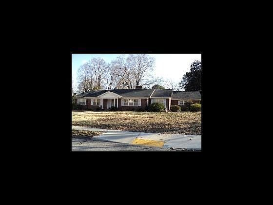 1st image of 530 Creswell Ave E