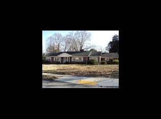 530 Creswell Ave E, Greenwood, SC 29646