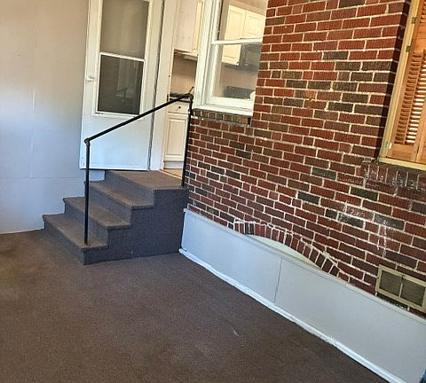 4th image of 7125 Rhodes Ave