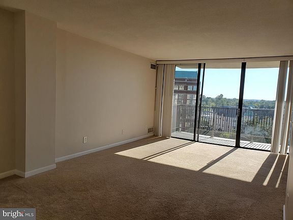5th image of 4 Monroe St APT 1103