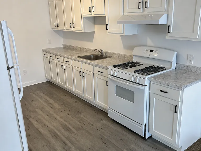 47 4th Ave #1 — Photo 3
