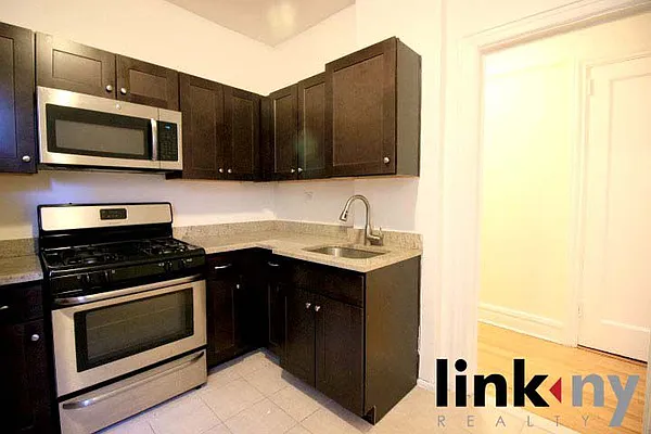 Rented by Link NY Realty | media 4