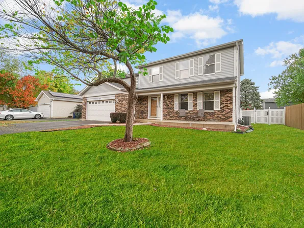 1750 Tanglewood Dr, Algonquin, IL 60102