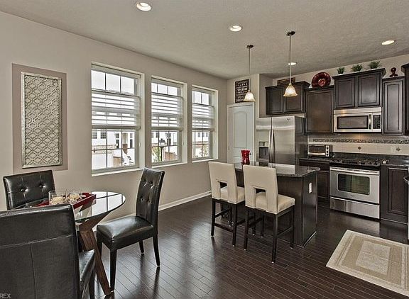 3rd image of 6450 Park Pointe Ct