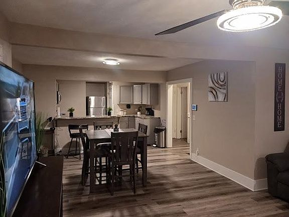 4th image of 1822 Stevens Ave #1
