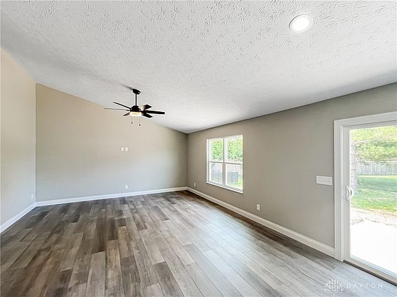 5th image of 11 Walnut Hills Ct