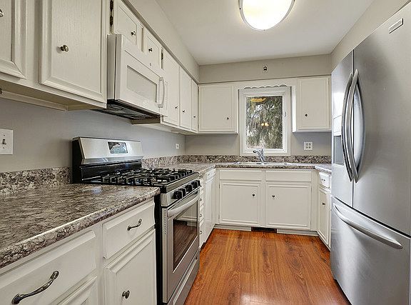 4th image of 618 N Harvard Ave