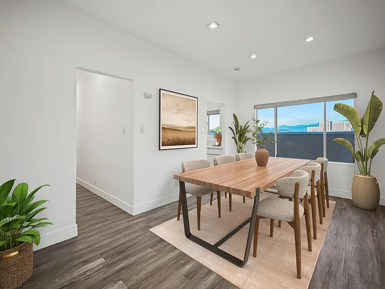 627 Brittania St — Photo 16
