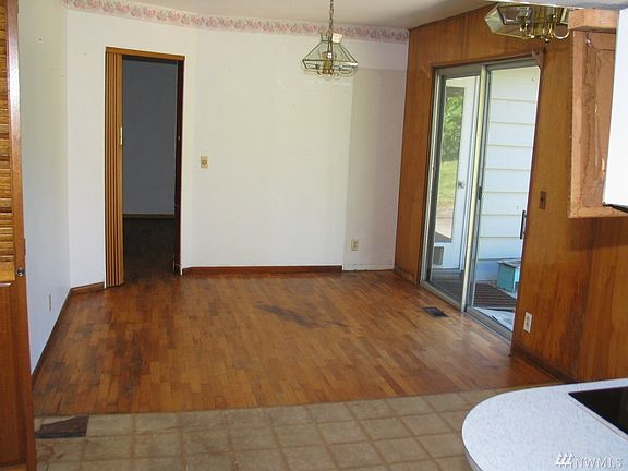4th image of 724 Blaine St