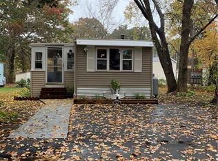 33 B Krzak Rd, North Kingstown, RI 02852