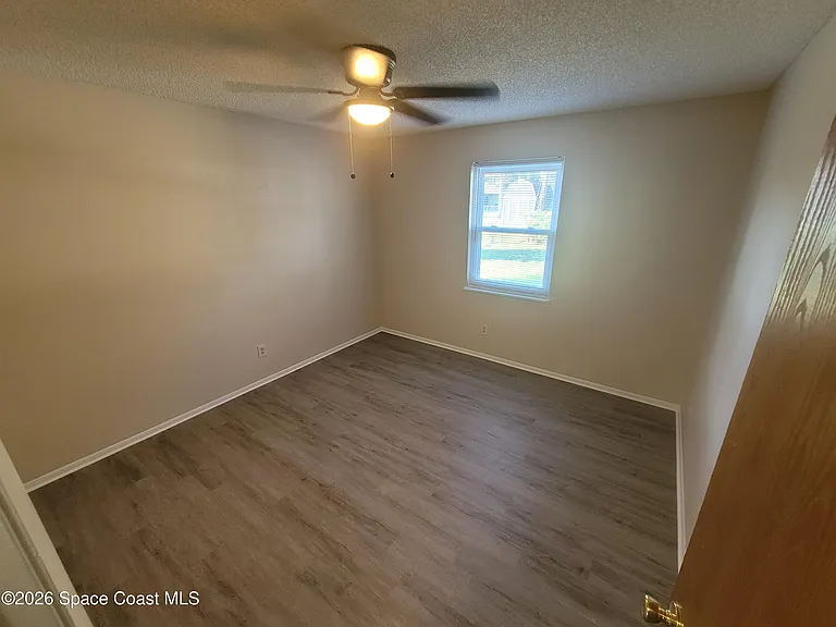 782 Simon St SE — Photo 33