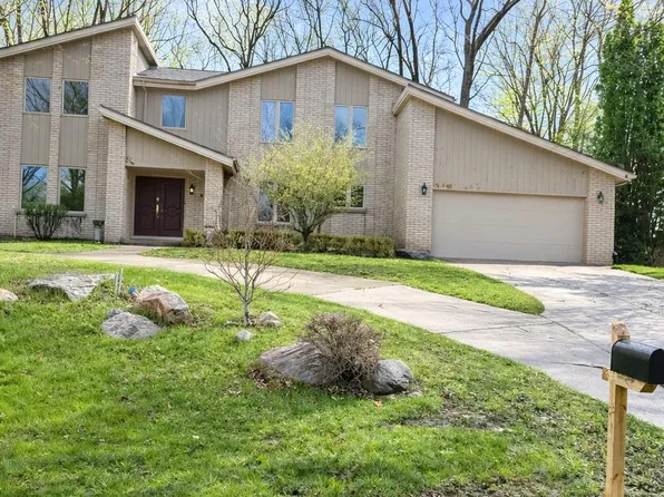 6019 Glen Eagles Dr, West Bloomfield, MI 48323