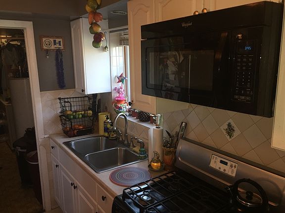 5th image of 9445 N Oak Ave