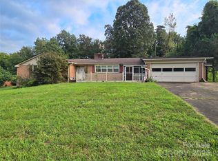 105 Westway Dr, Morganton, NC 28655