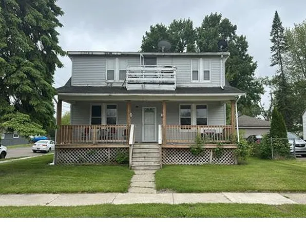 16250 Chesterfield Ave, Eastpointe, MI 48021