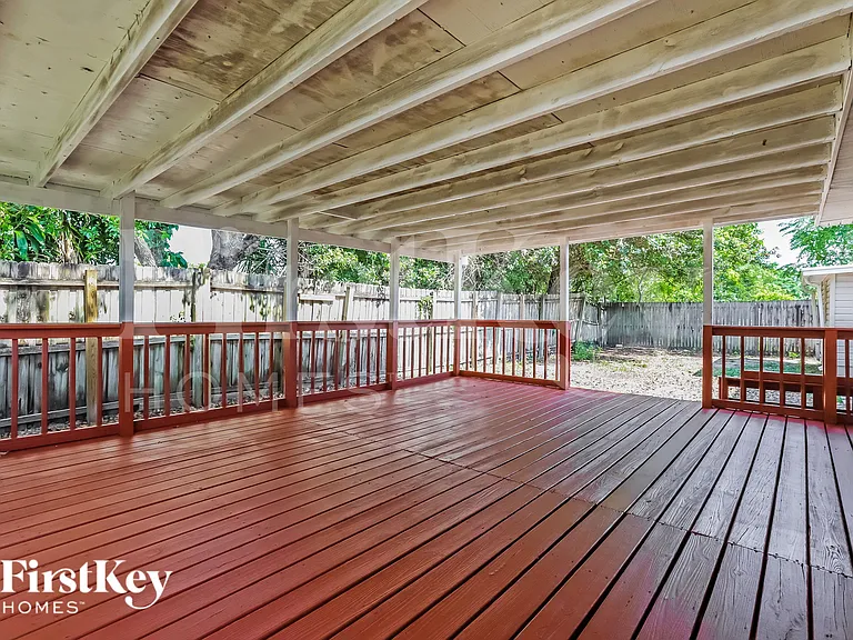 10805 Piccadilly Rd — Photo 14
