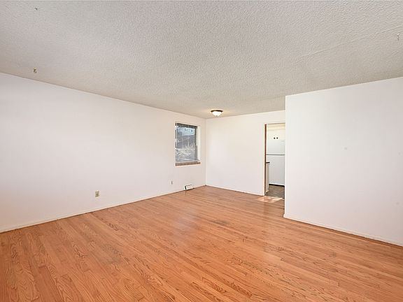4th image of 321 W McGraw St #321