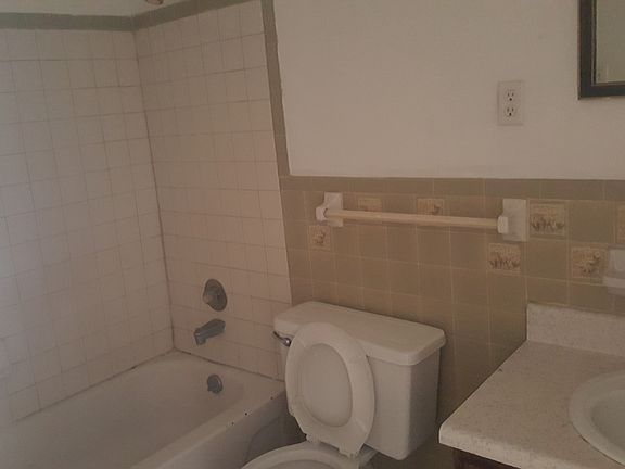 5th image of 2763 Sonora Dr APT 2