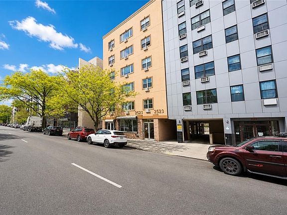 4th image of 2523 Ocean Ave APT 2C