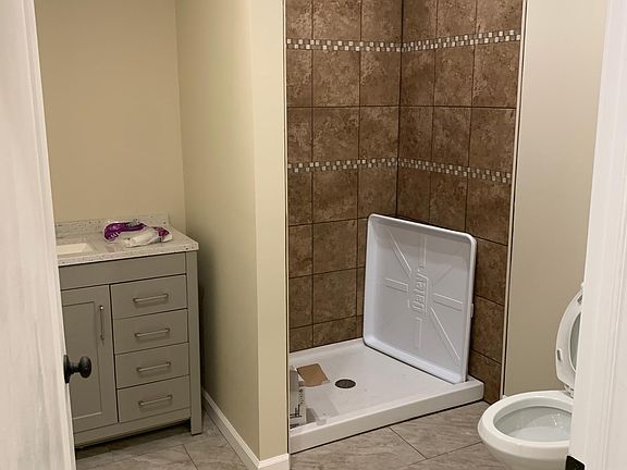 5th image of 52-54 N Pearl St #3