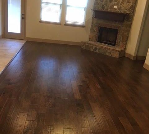 3rd image of 1672 Laramie Ln