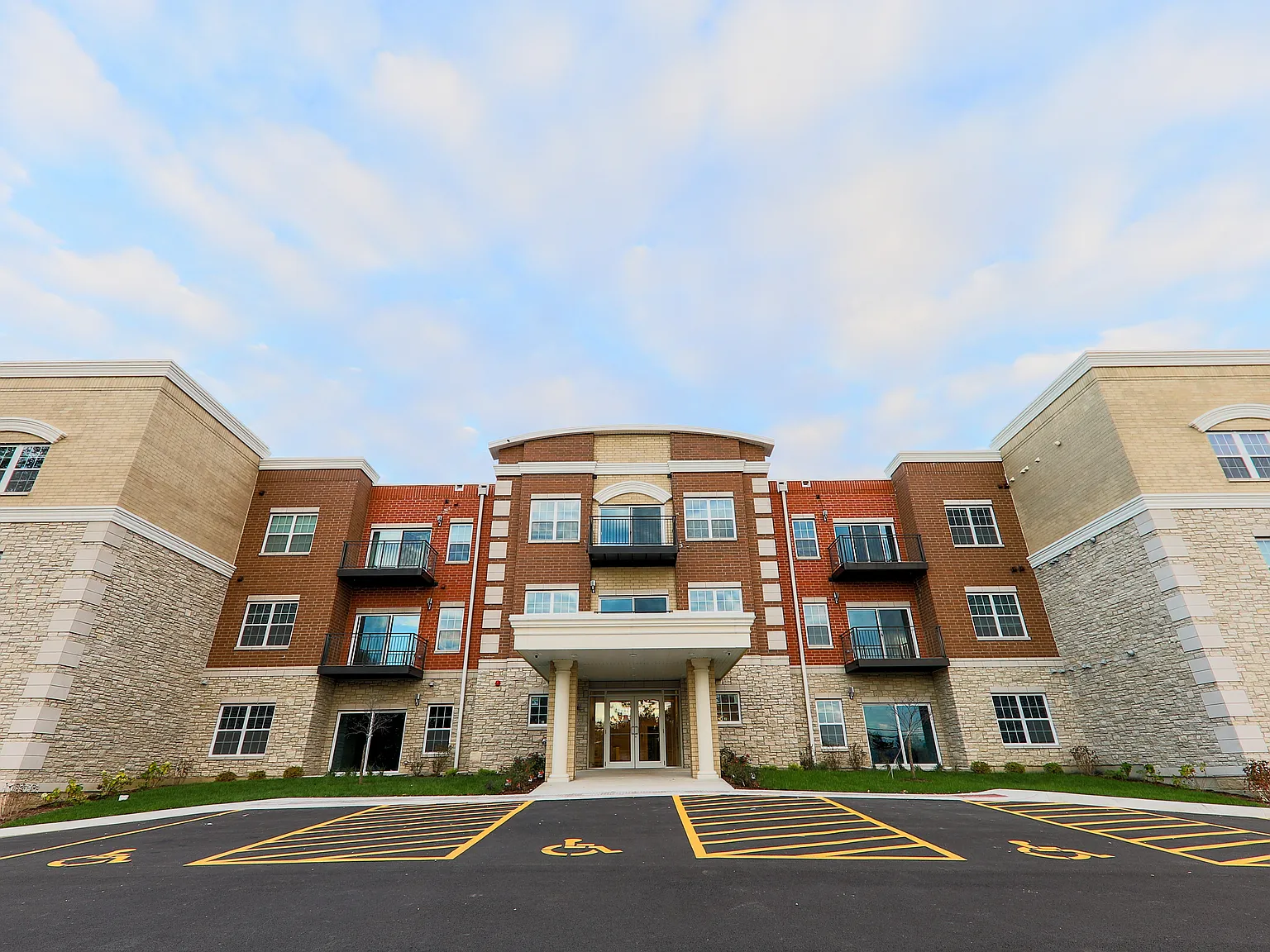 A&K Luxury Apartments — Photo 2