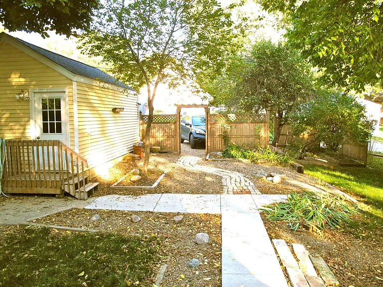 1420 Broadway St — Photo 9