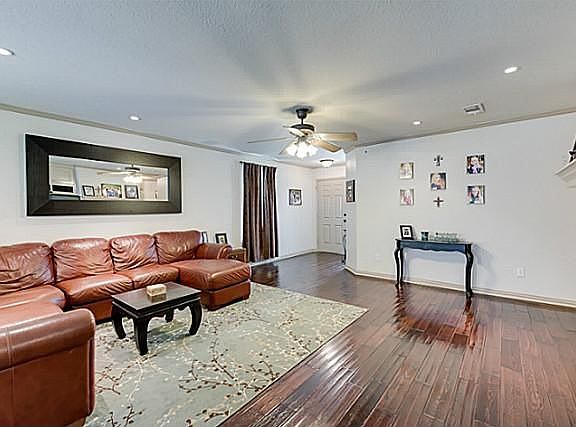 4th image of 325 Vera Dr