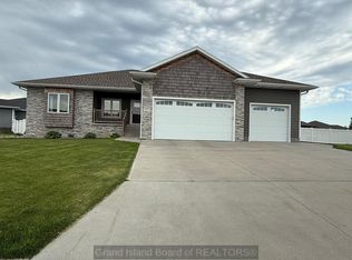 3713 Summerfield Ave, Grand Island, NE 68803