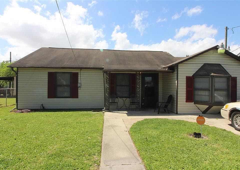 1st image of 1213 Ash St