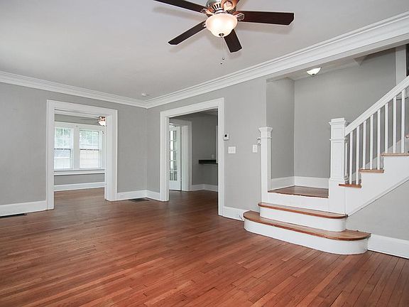4th image of 2038 Cottage Grove Dr
