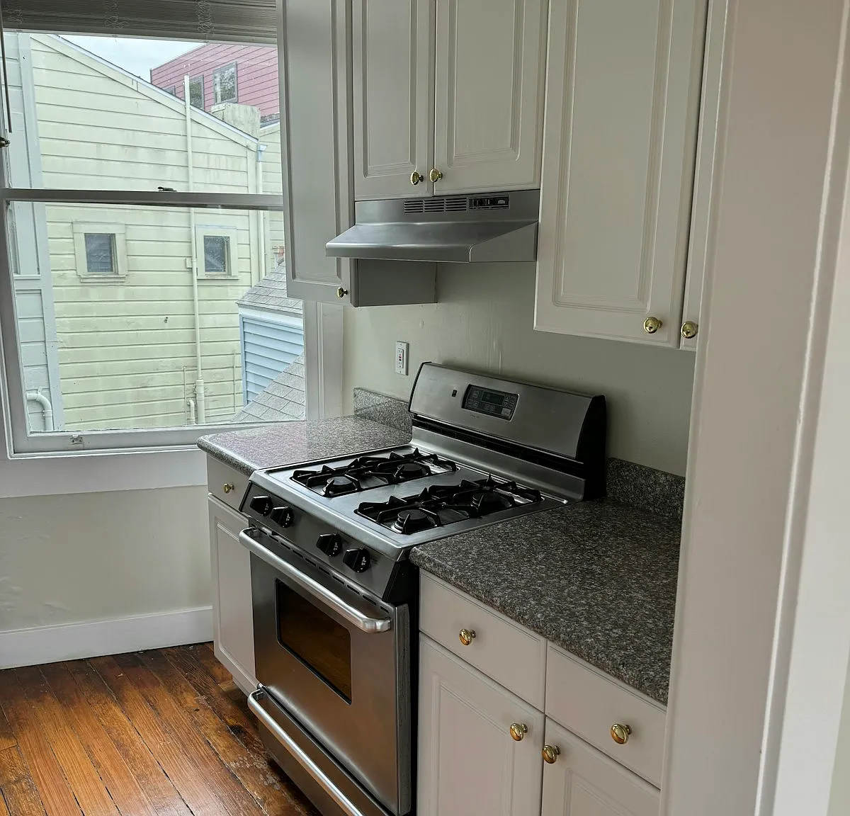 550 Fell St — Photo 4