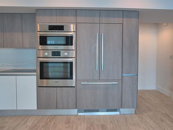 3rd image of 455 NE 39th St Unit 210