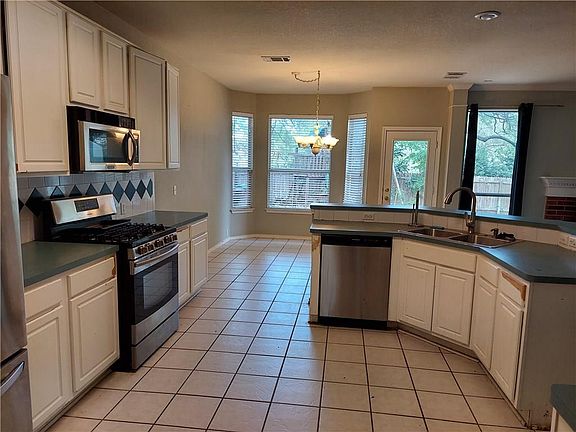 5th image of 1604 Shady Creek Trl