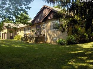 5660 Columbia Dr, Bedford Heights, OH